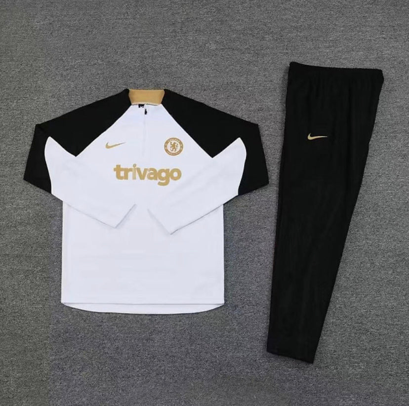 Chelsea 1/4 Zip Tracksuit - White / Gold